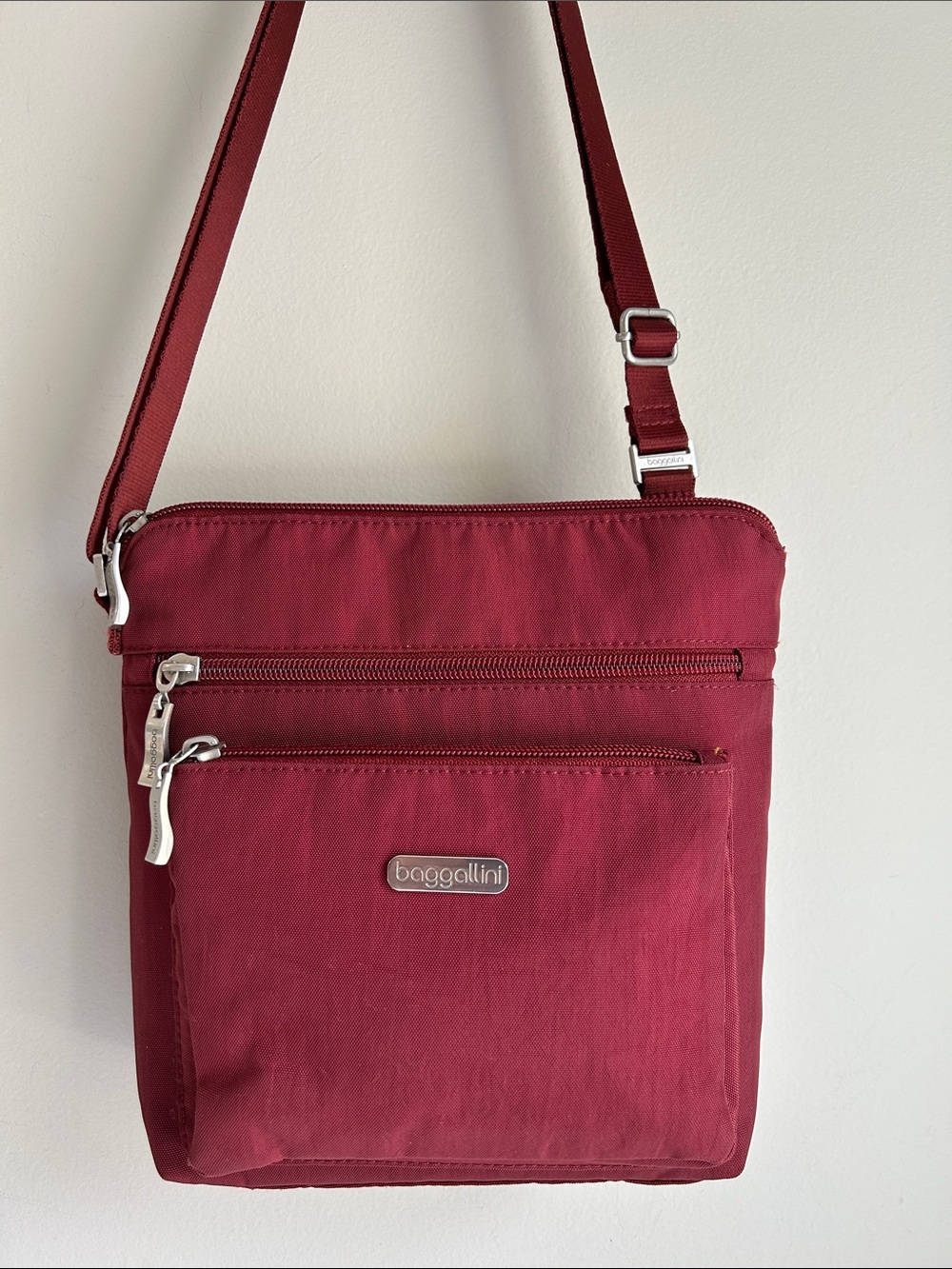 Baggallini Crossbody Bag in Maroon Red